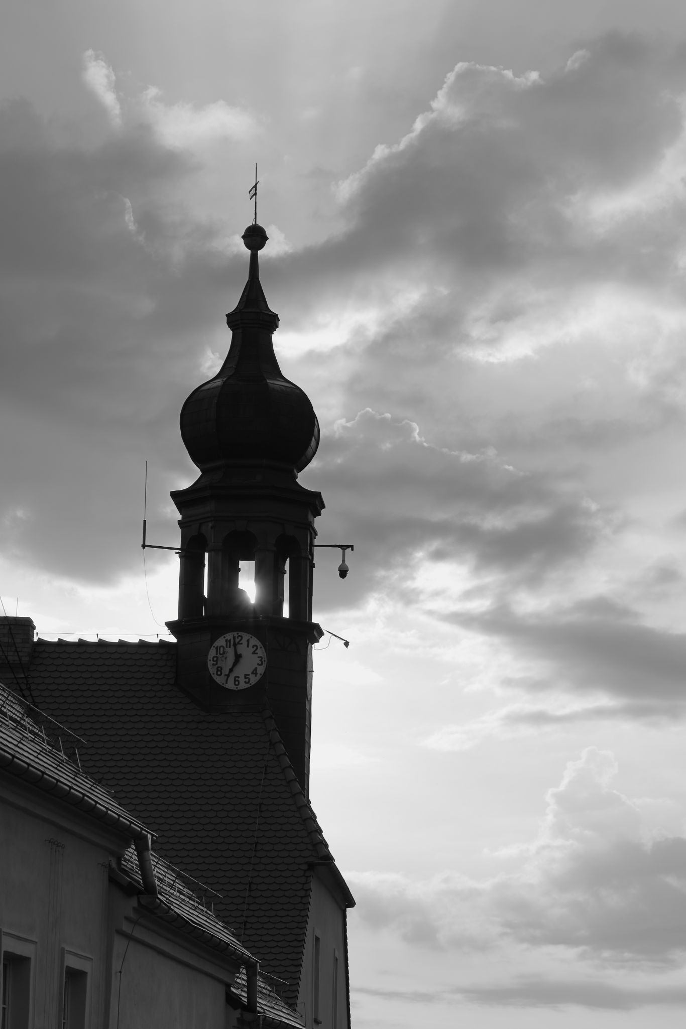 2024 08 16 3892 v2 bw out