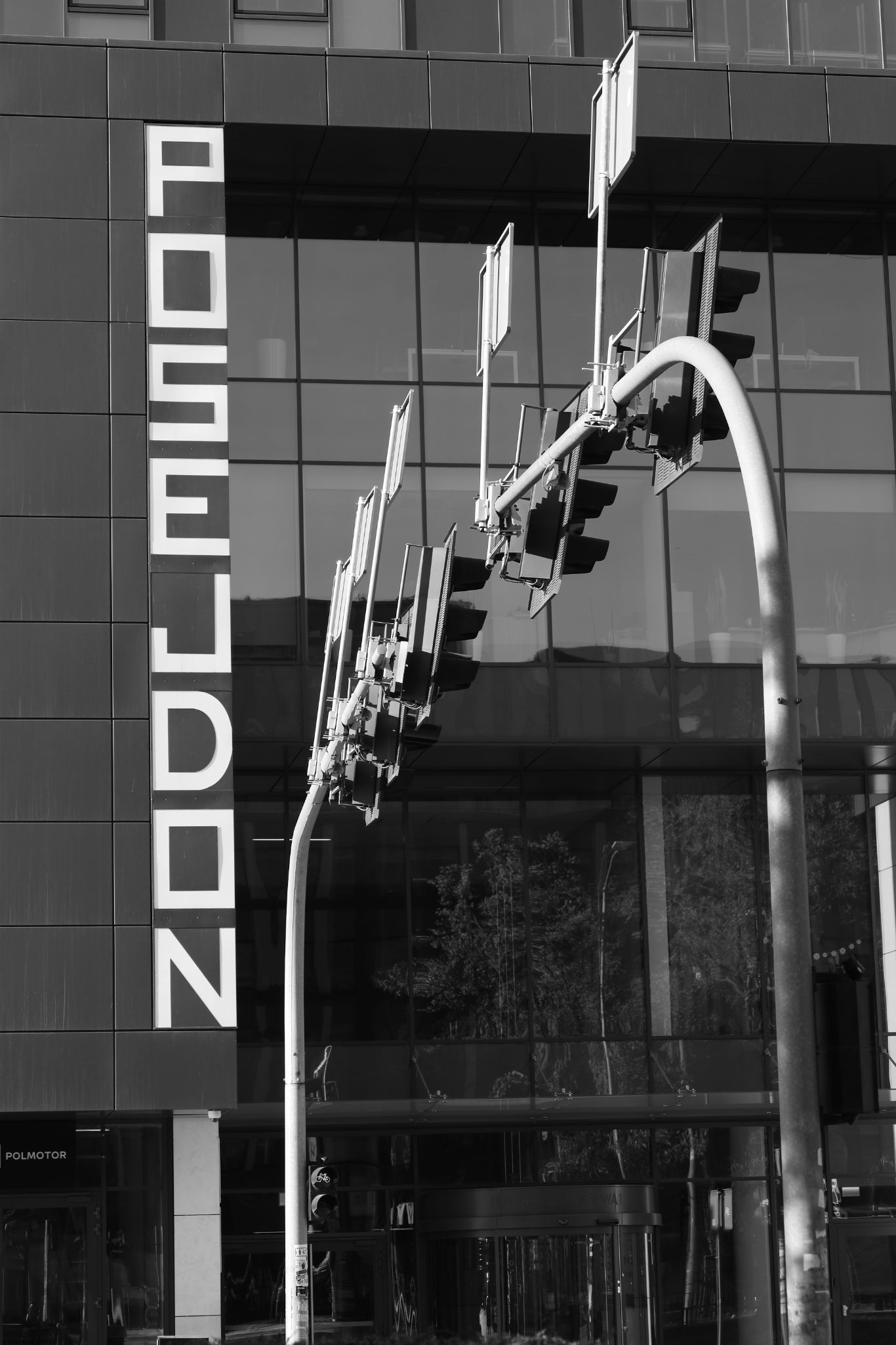 2025 04 27 5948 bw out
