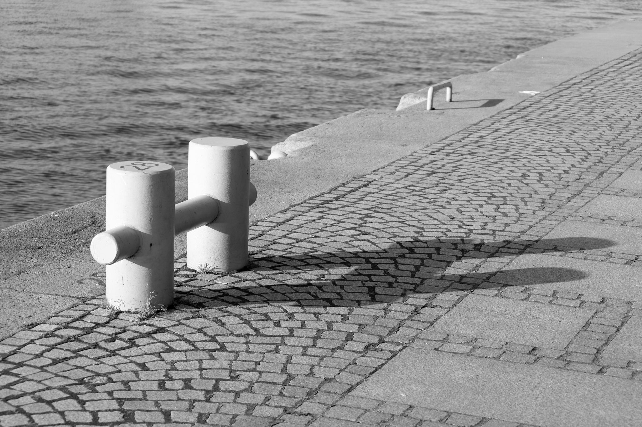 Port B&W