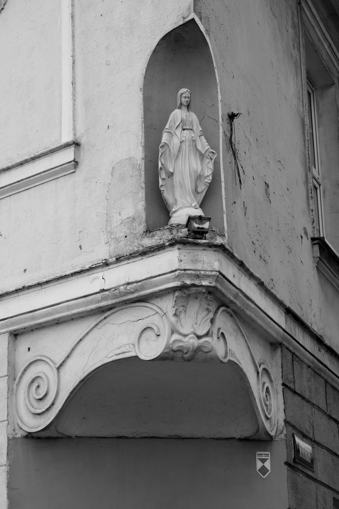 2024 04 01 1027 v2 bw out