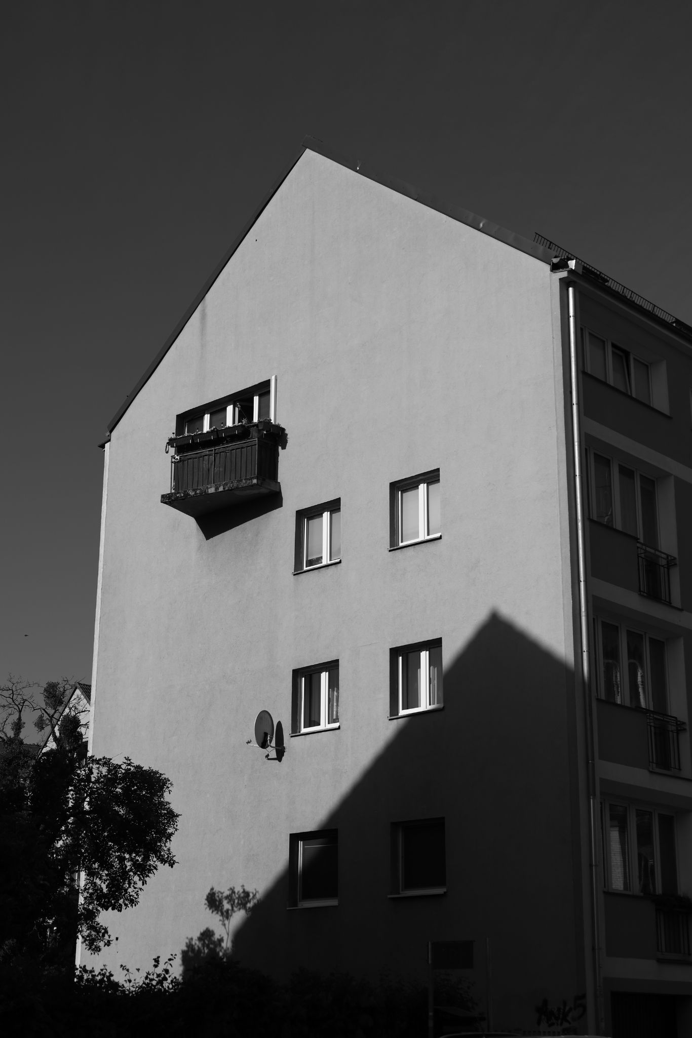 2025 04 27 5993 bw out