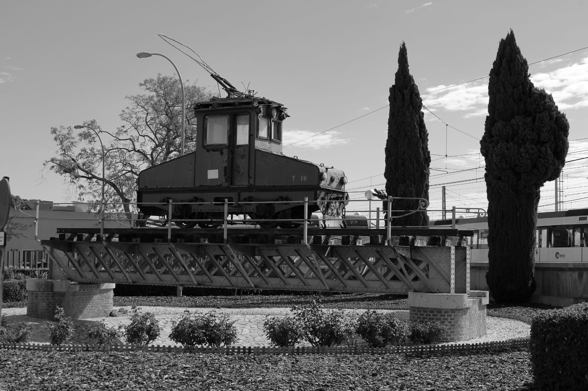 Trains B&W
